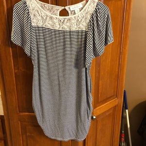 Motherhood maternity shirt size medium